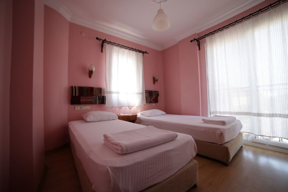 Family Room - Photo 10