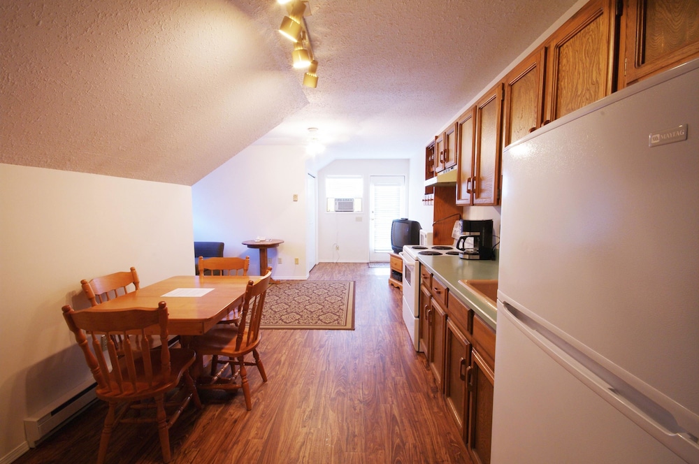 Carriage House Suite photo 2