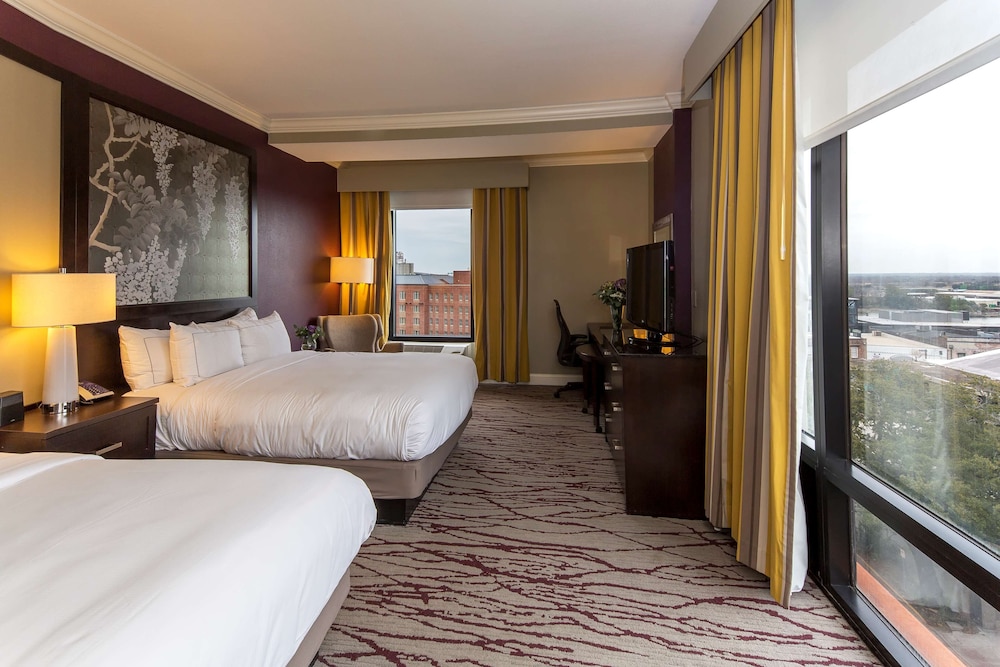 Room, 2 Queen Beds, City View - Photo 9