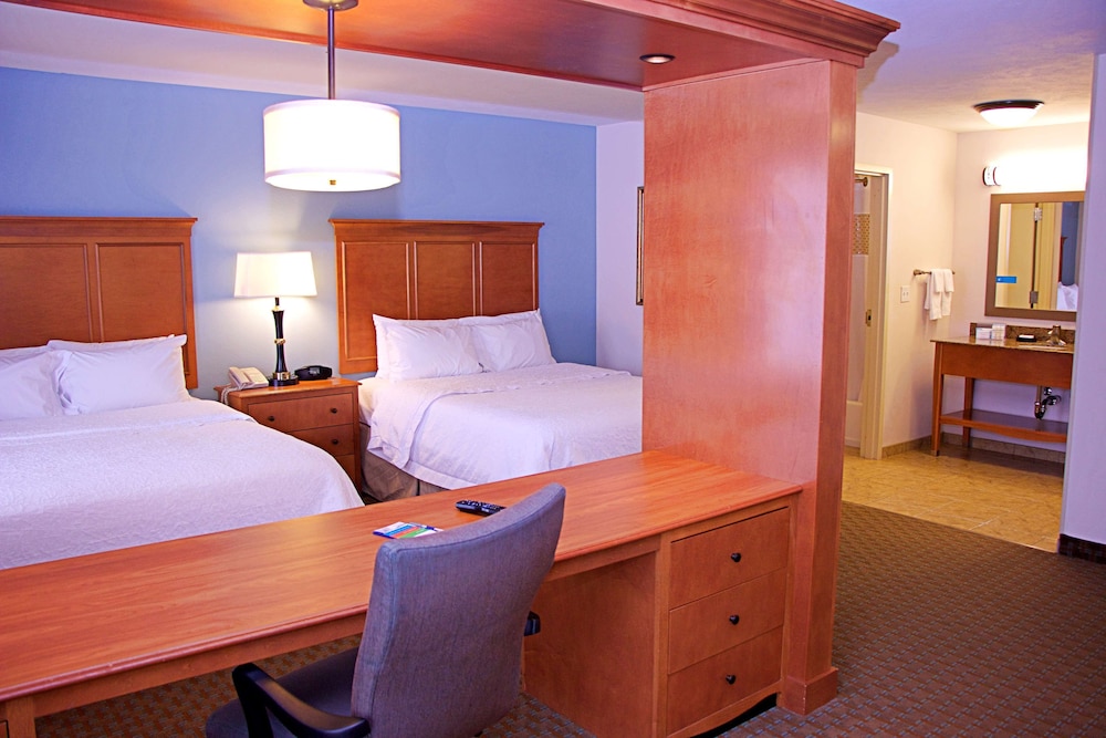 Suite, 2 Queen Beds, Non Smoking - Photo 2