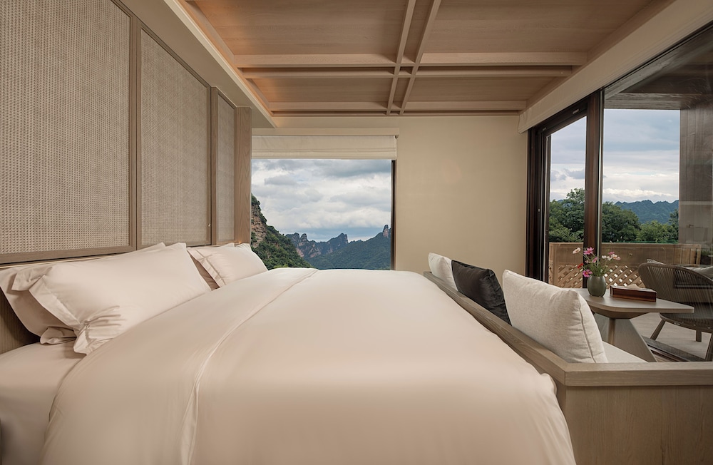 Superior Single Room, Balcony, Hill View photo 3