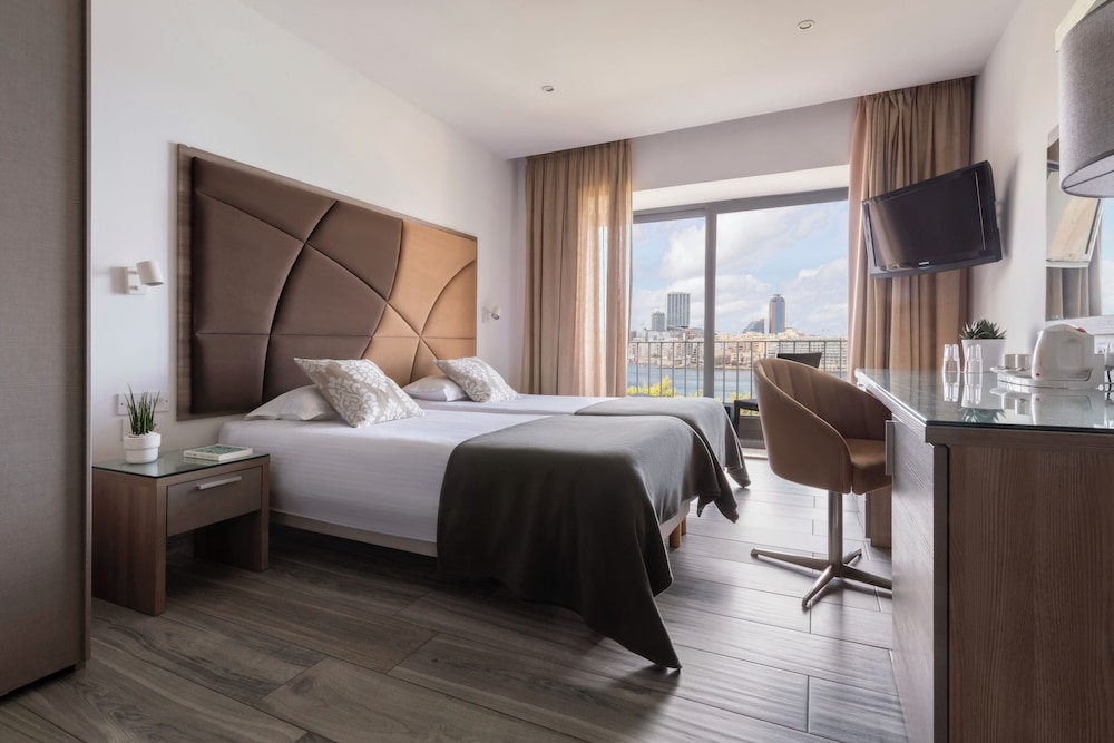 Superior Double or Twin Room (Sea Front)
