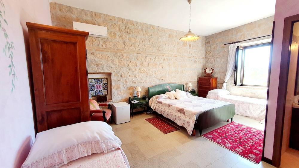Family Quadruple Room, 1 Bedroom, Ensuite, Garden View photo 1