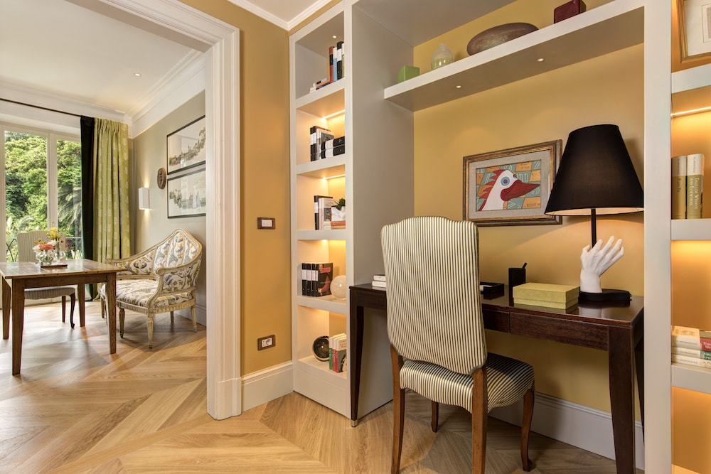 Suite (Valadier)