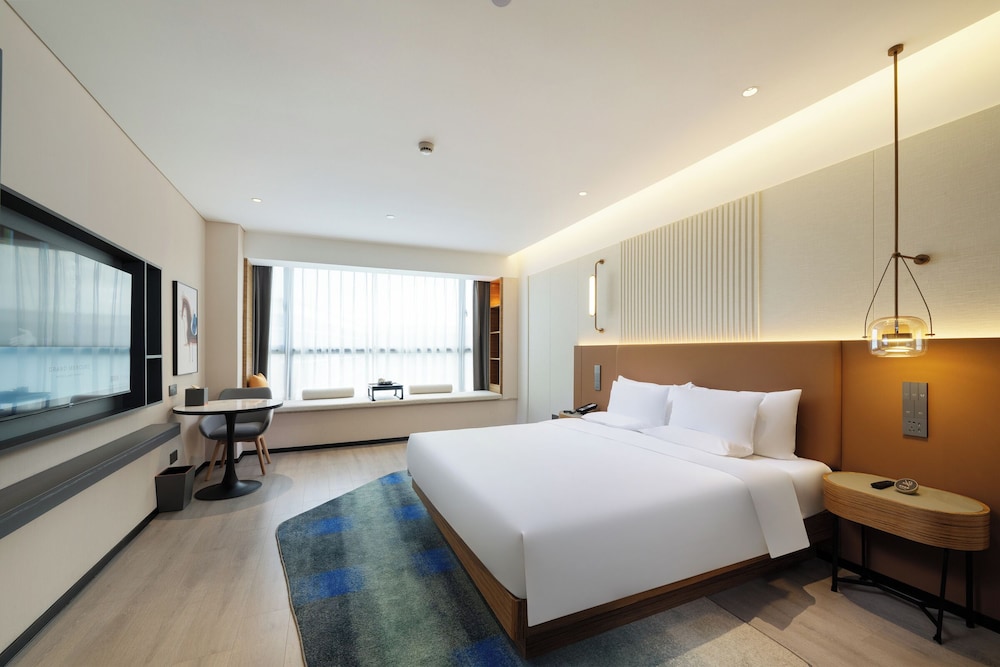 Deluxe Room, 1 King Bed