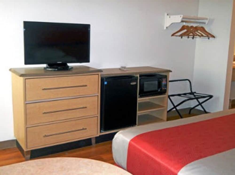 Standard Room, 2 Double Beds, Non Smoking - Photo 5