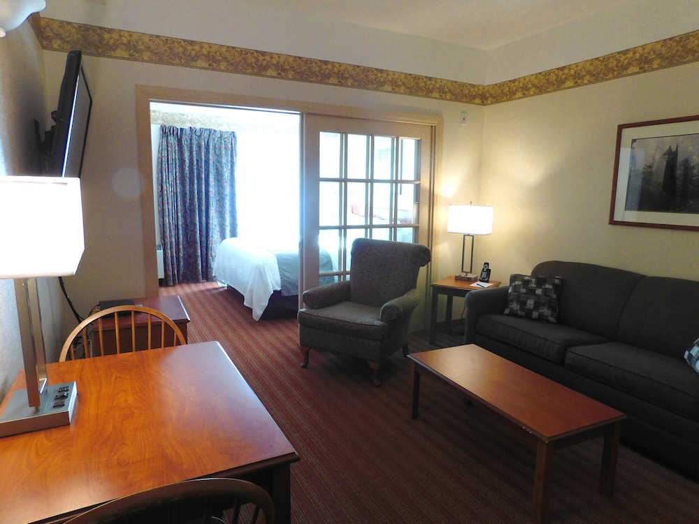 Suite, 1 Bedroom, Living Room with Double Sofa Bed