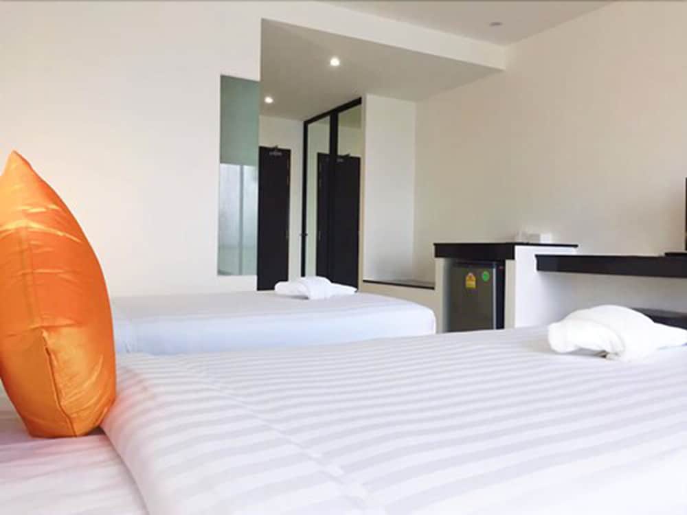 Standard Twin Room photo 2