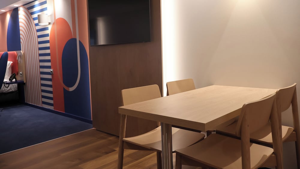 Suite - Photo 4