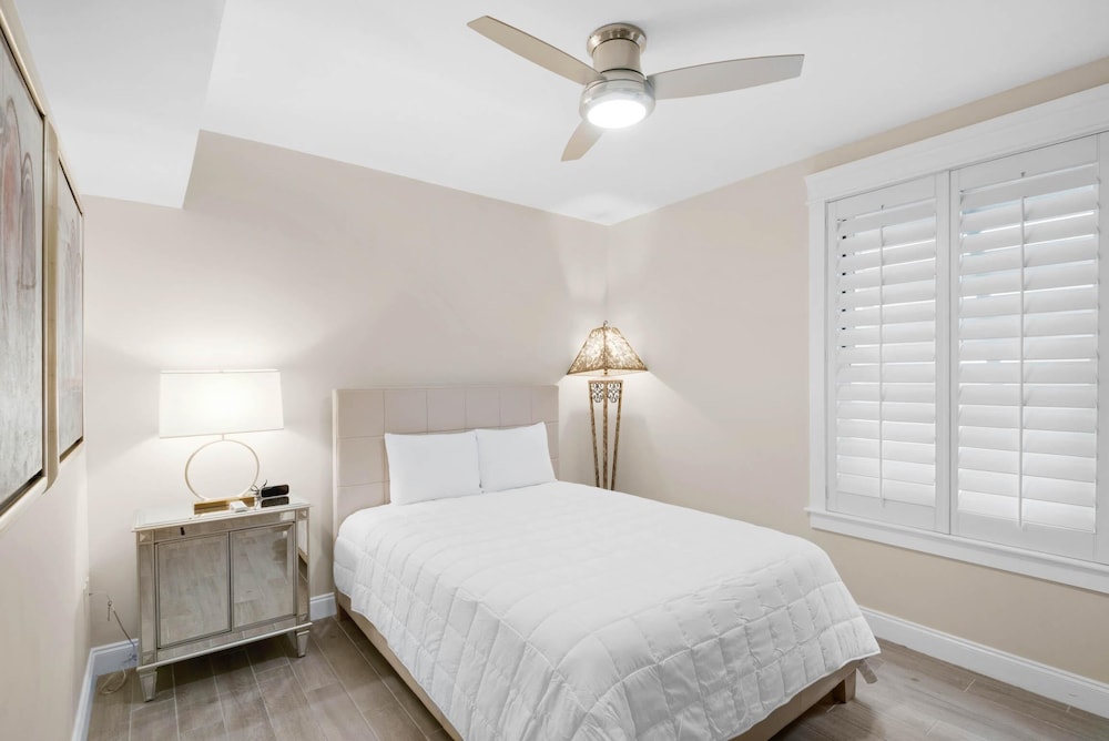 Condo, 1 Queen Bed with Sofa bed (Grand Sandestin 2226) photo 1