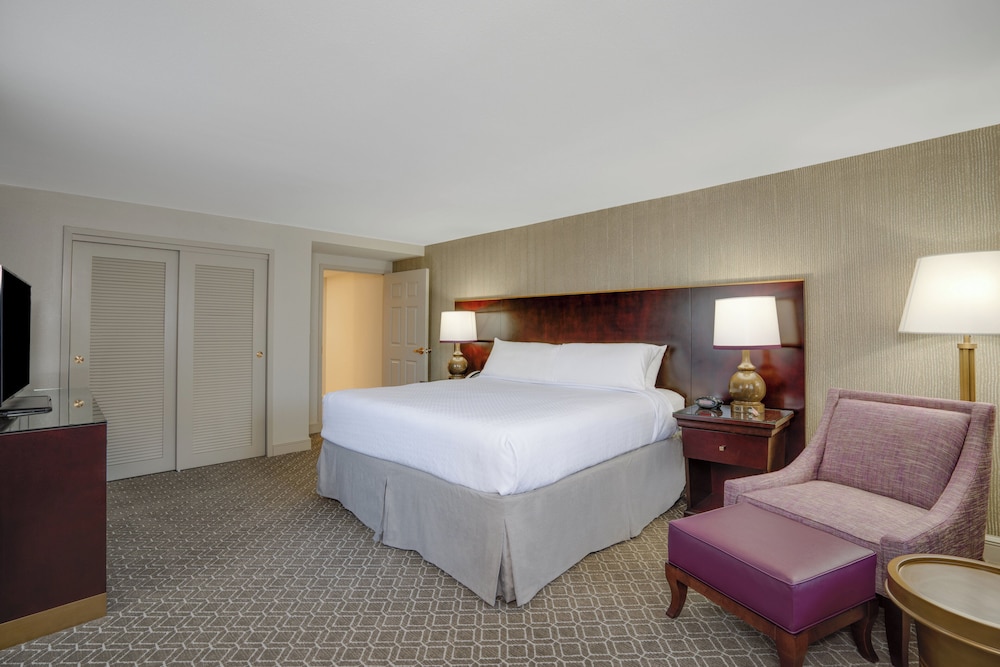 Standard Room, 1 King Bed, Tower (Canal Street View, Alexa Tower)