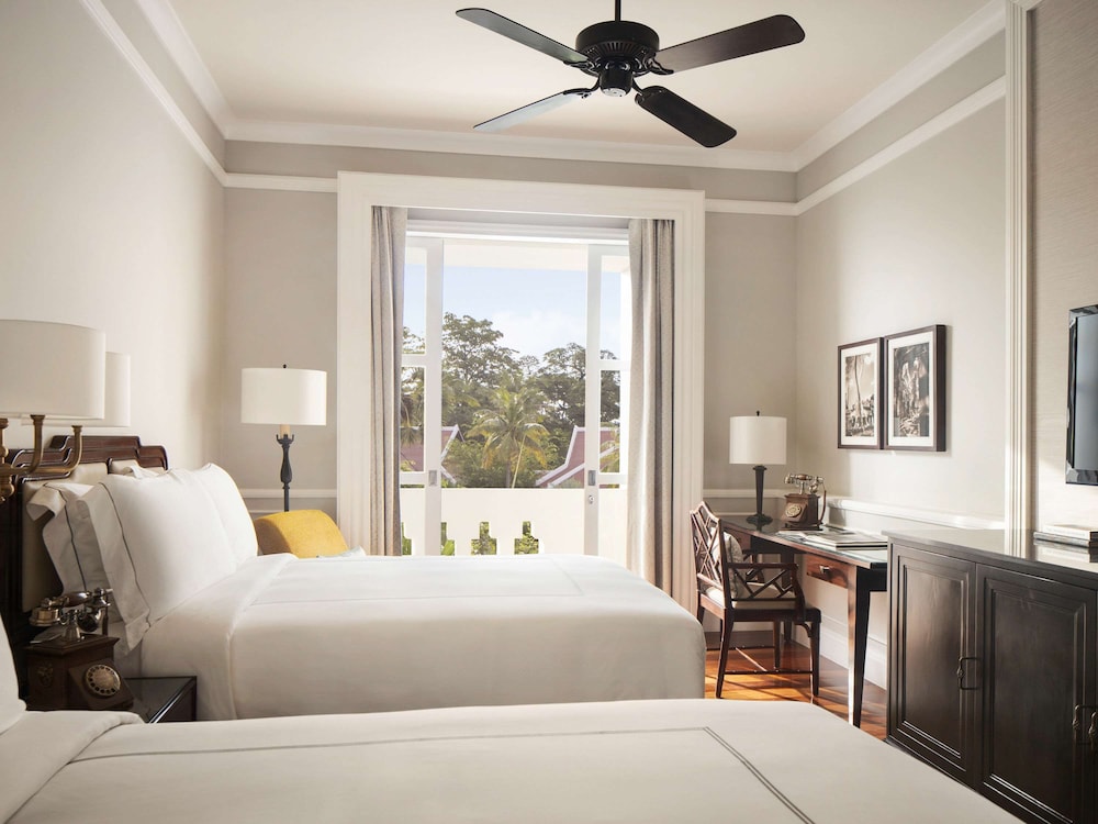 State Room Twin Beds - Photo 1