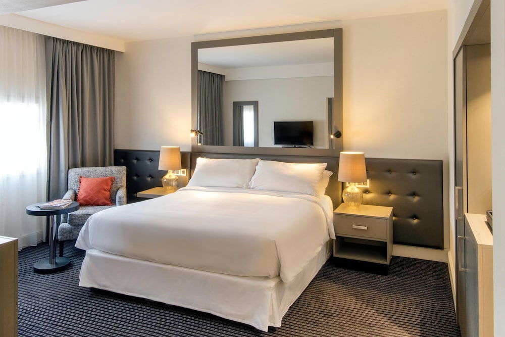 Club Room, 1 Queen Bed - Photo 2