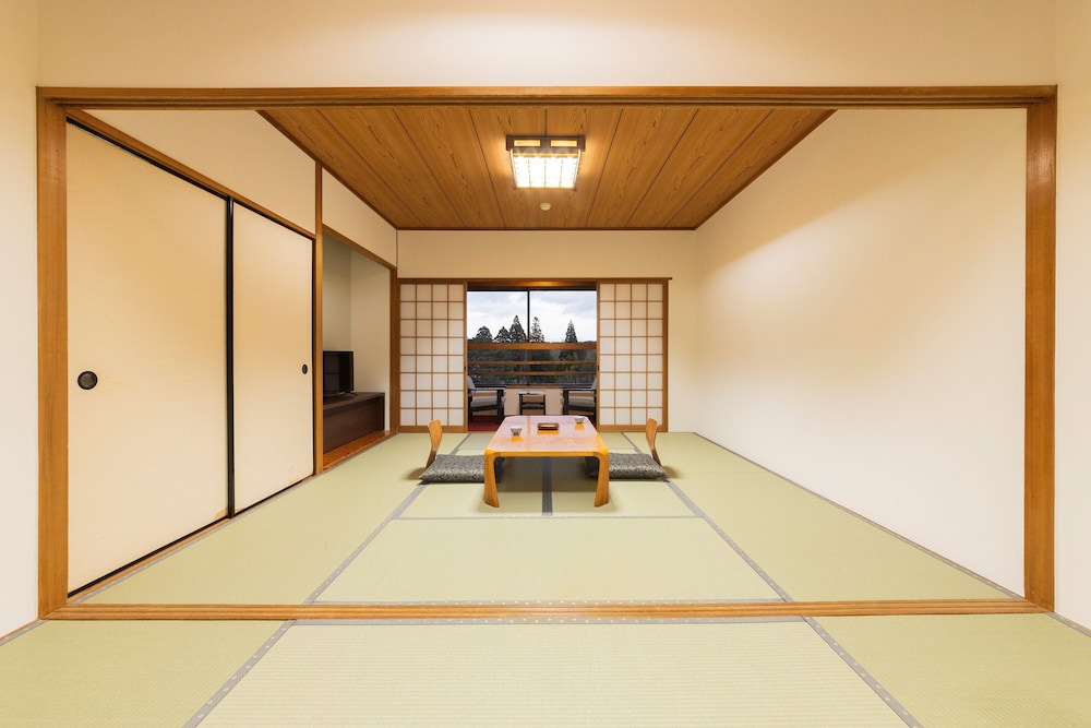 Top floor Japanese Style Room with 12 Tatami Non Smoking (No Bath) photo 3