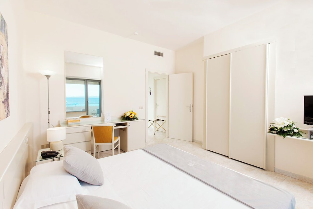 Superior Double Room, Sea View photo 2