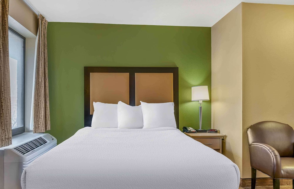 Studio, 1 Queen Bed, Non Smoking - Photo 1
