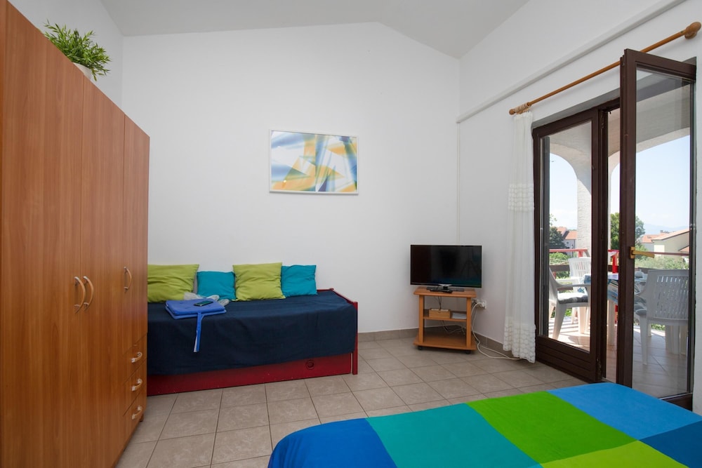 Family Apartment, Multiple Bedrooms (Apartman Brankica 3 Island Krk) photo 3