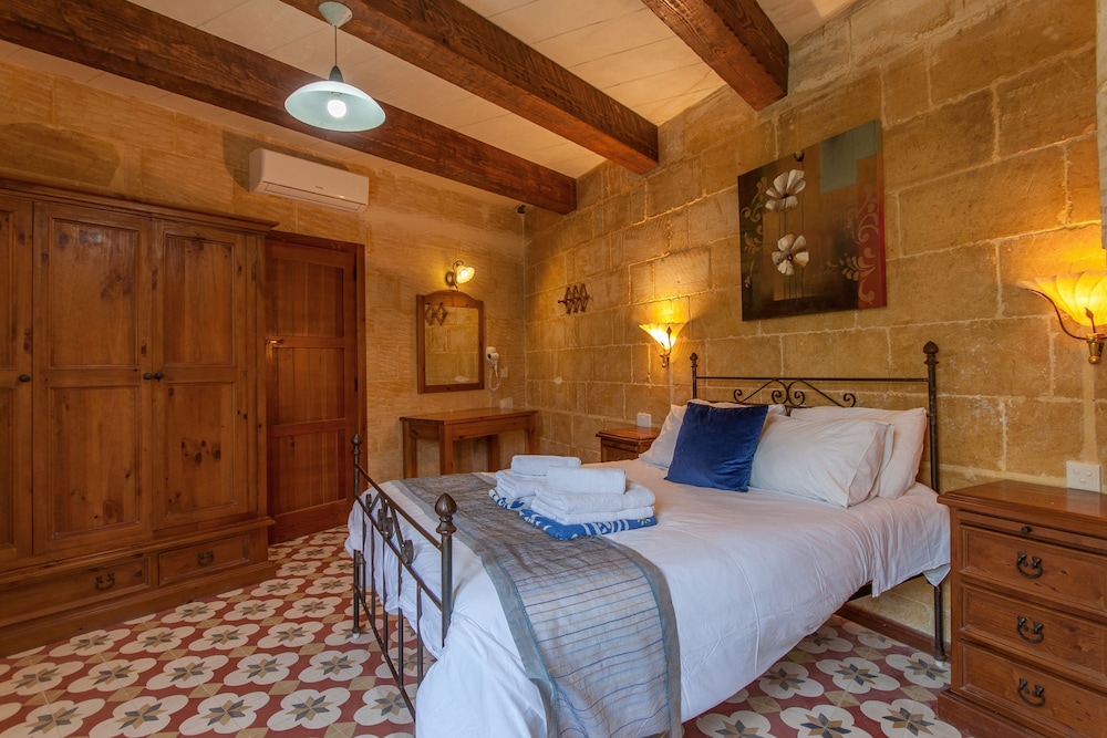 Standard House, 3 Bedrooms (Gozitan Farmhouse With Pool - Pp 3) photo 1
