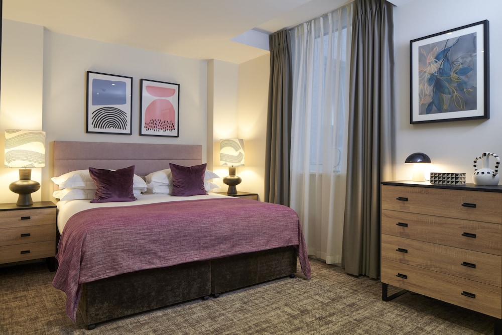Luxury One Bedroom Apartment with Sofa Bed