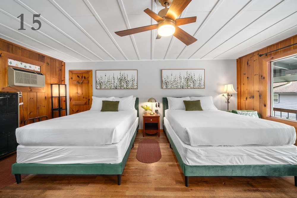 Junior Room, 2 Queen Beds