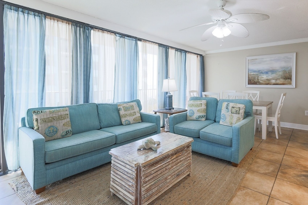 Condo, 3 Bedrooms