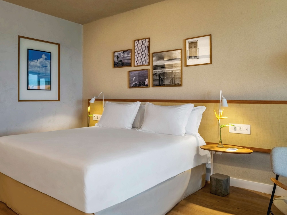 Junior Suite, 1 Queen Bed, City View