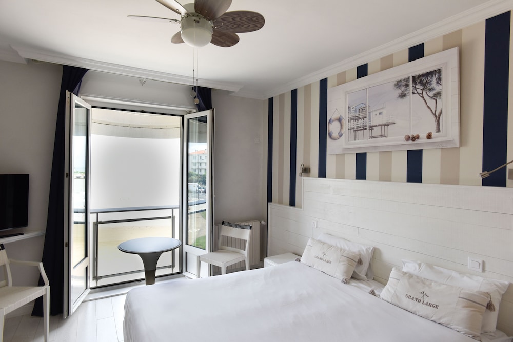 Superior Double Room, Sea facing