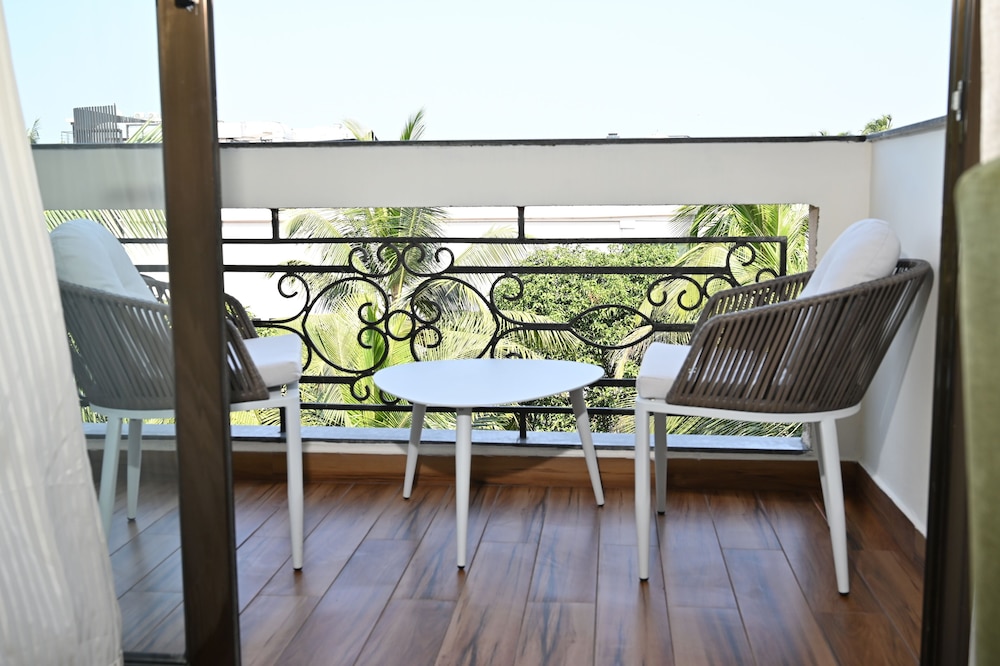 Deluxe Double Room - Photo 8