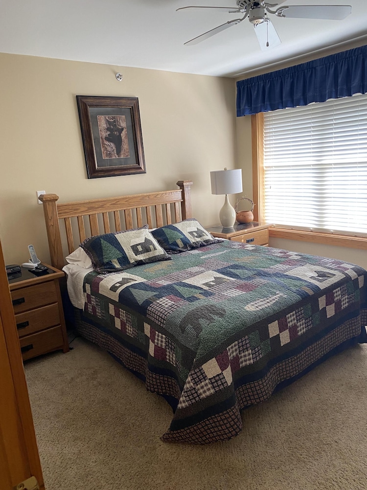 House, Multiple Beds, Patio, Mountain View (2 Br: Camp 4 #7) photo 2
