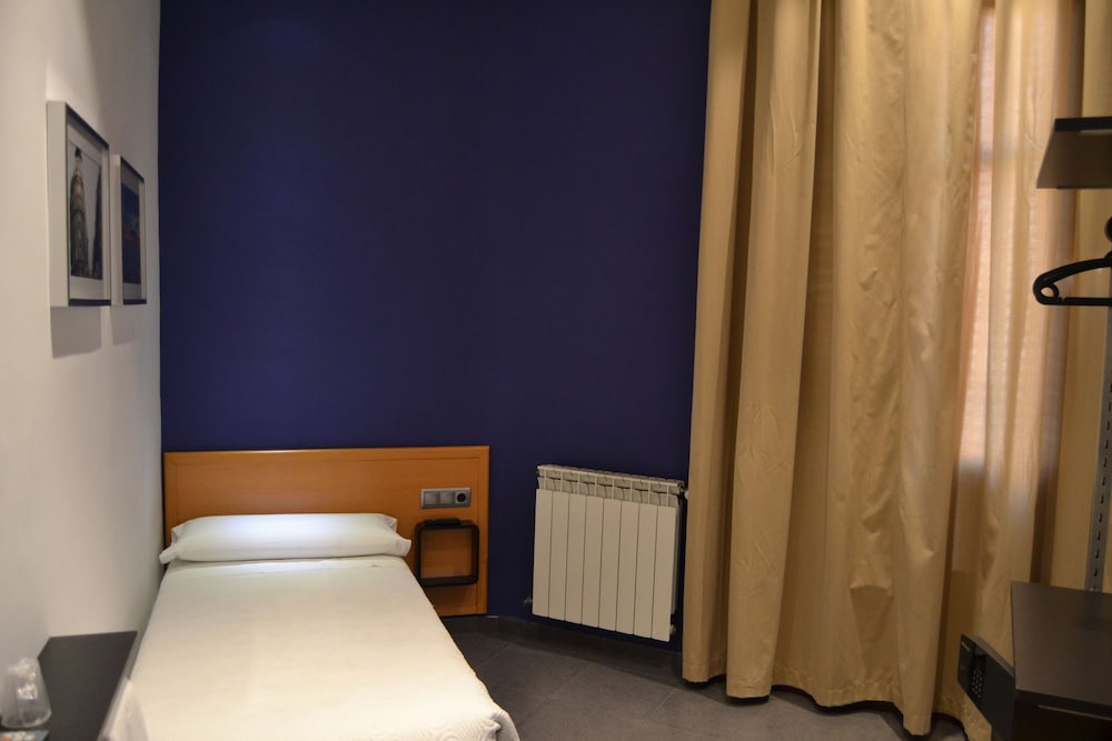 Habitación Individual, Baño Compartido (Cama Individual)