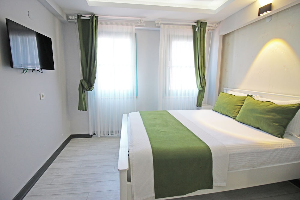 Standard Room, Partial Sea View photo 1