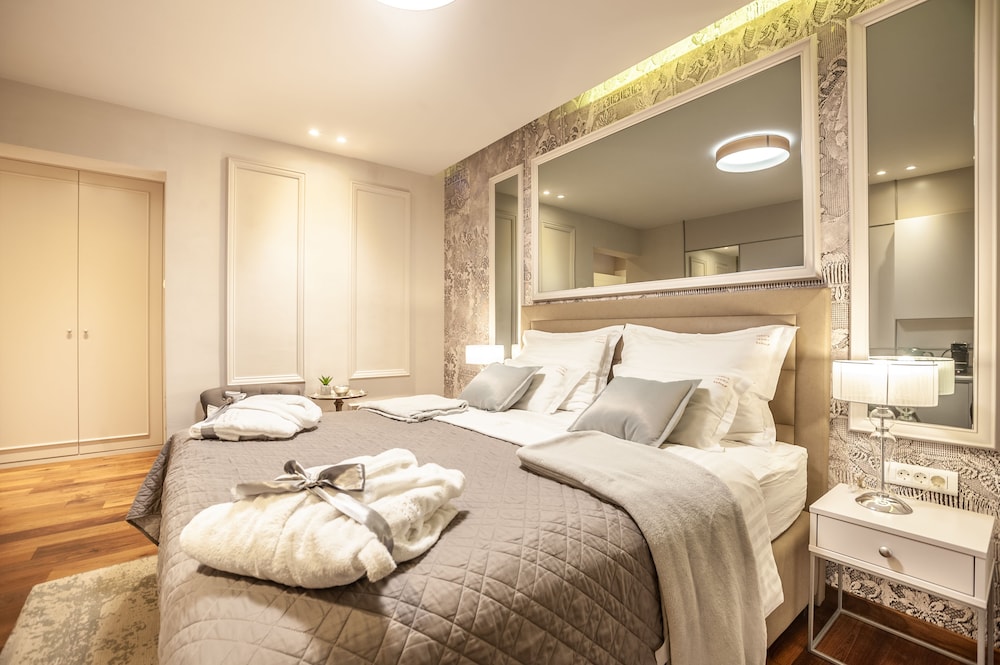 Deluxe Room, 1 Bedroom, SILVER photo 3
