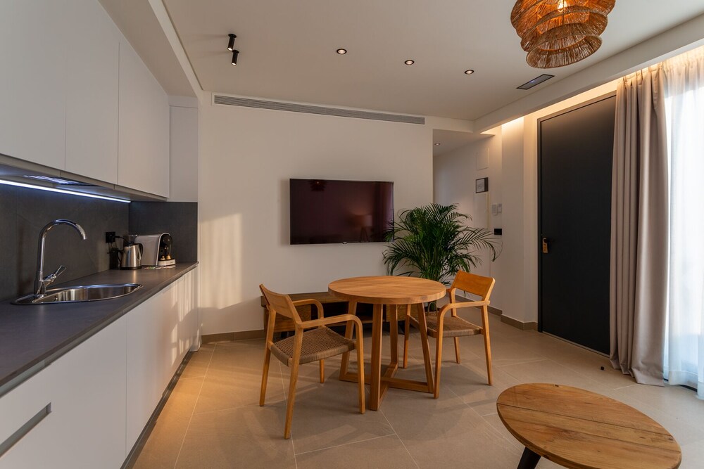 Deluxe Suite photo 2