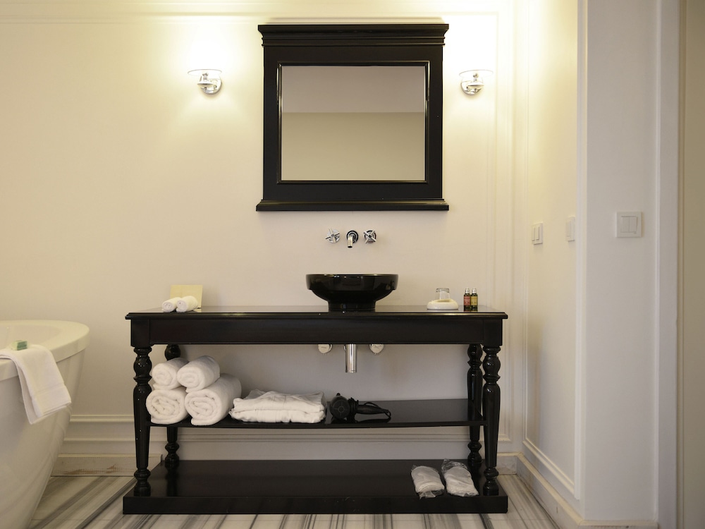 Senior Suite - Photo 3