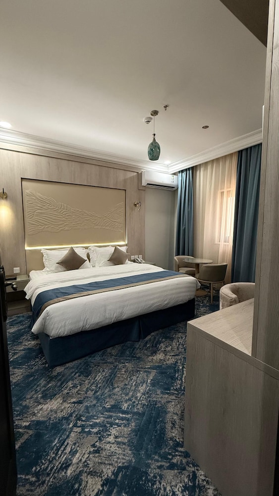 Basic Room, City View
