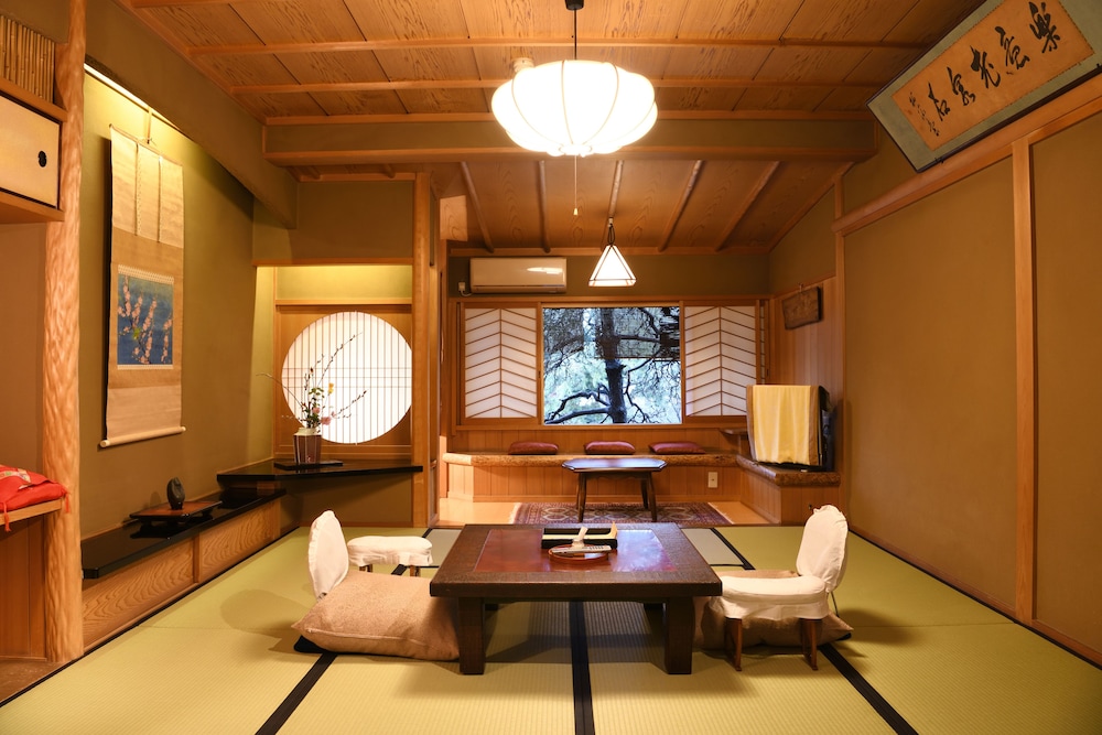 Standard Room, Multiple Beds, Private Bathroom (6-8 Tatami Mats) photo 2