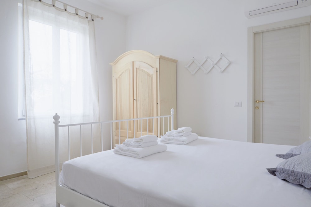 Comfort Double Room, 1 King Bed, Bay View