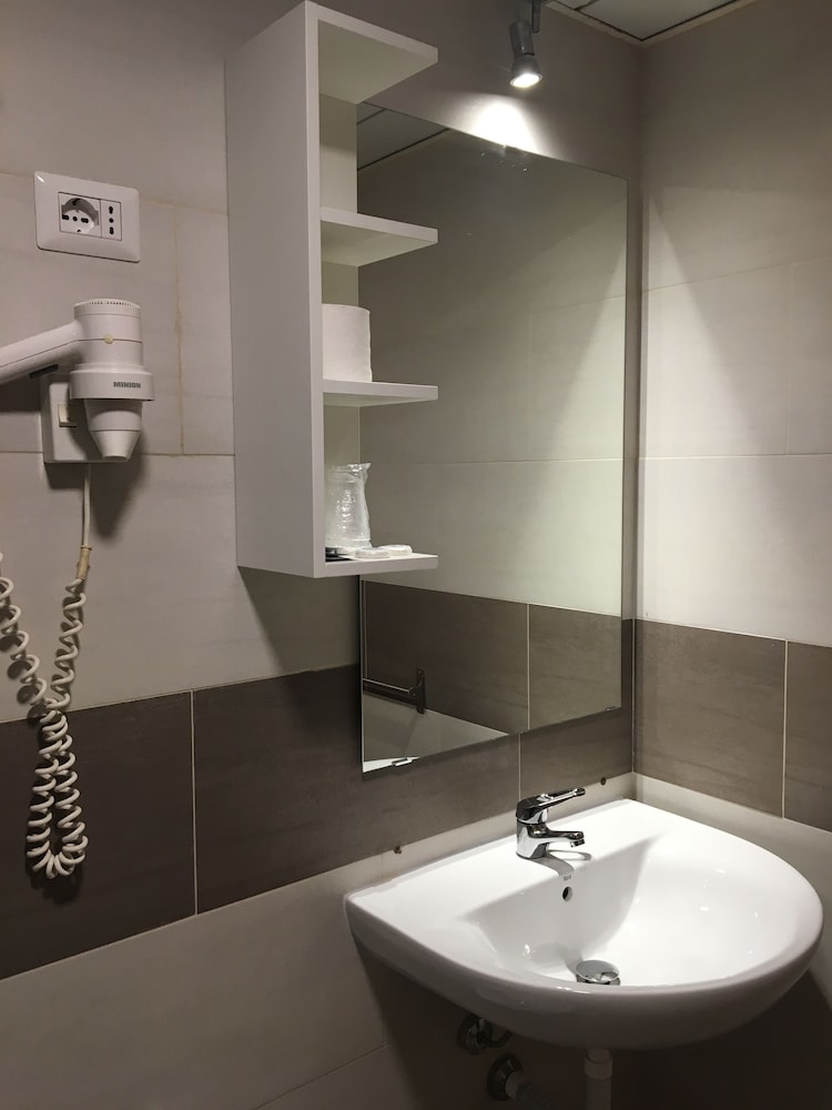 Deluxe Double or Twin Room photo 2