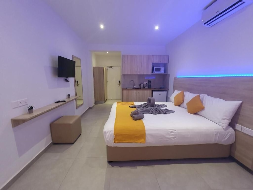 Superior Studio, Pool Access, Ground Floor photo 3