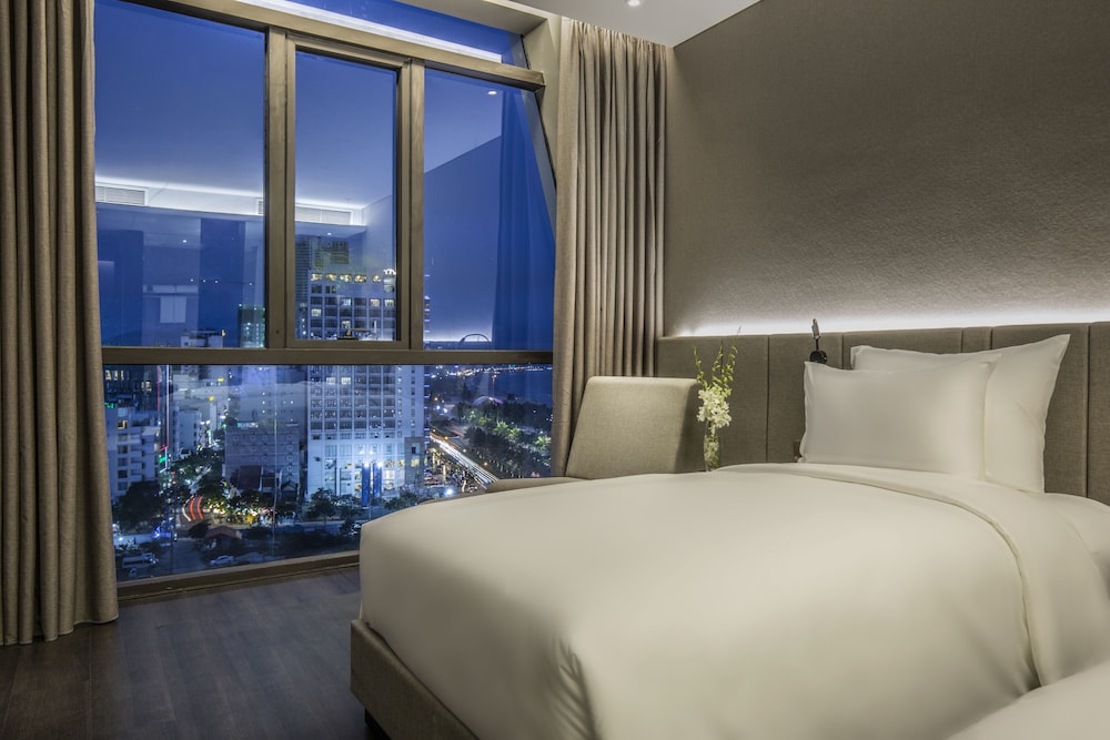 Deluxe Double Room, Partial Sea View - Photo 1