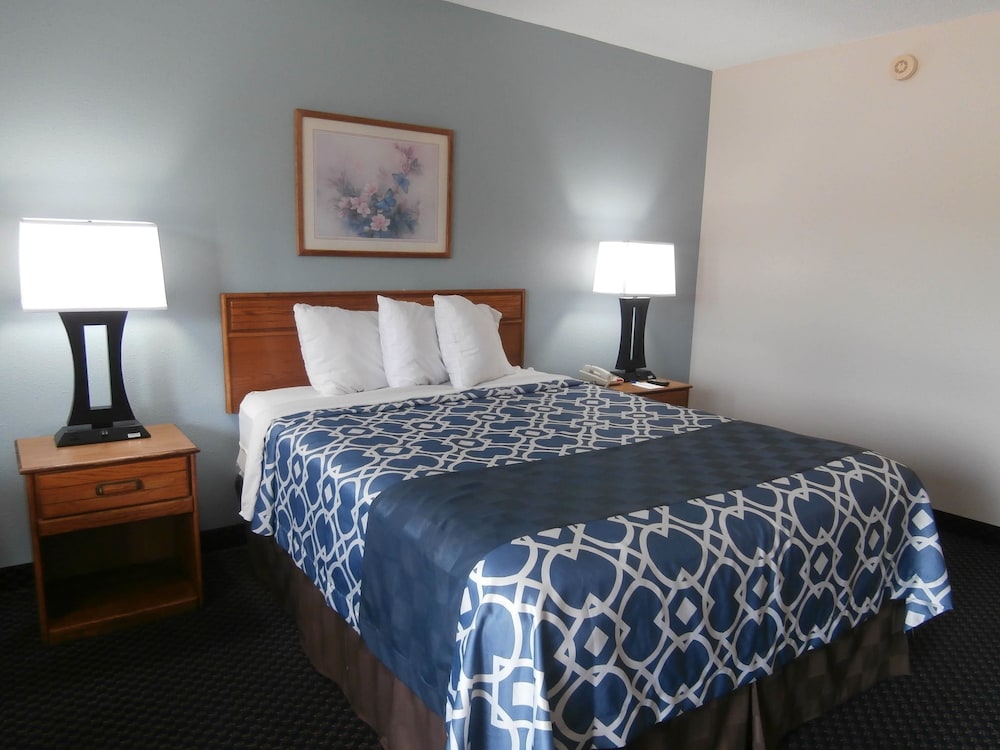 Deluxe Room, 1 Queen Bed, Non Smoking - Photo 2