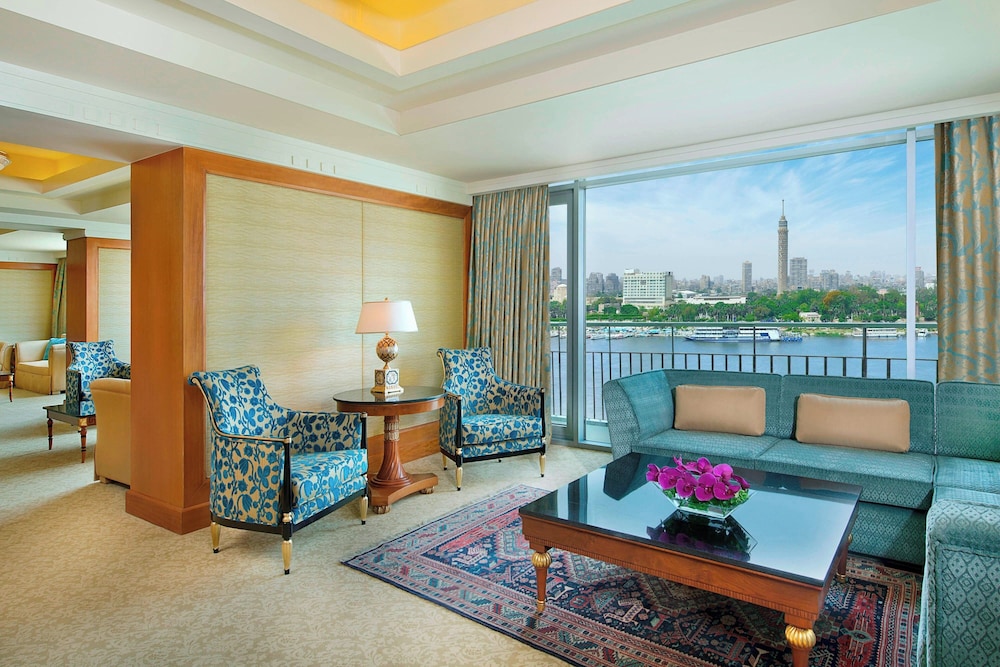 Royal Suite, 1 Bedroom (Club Lounge Access) thumbnail 6