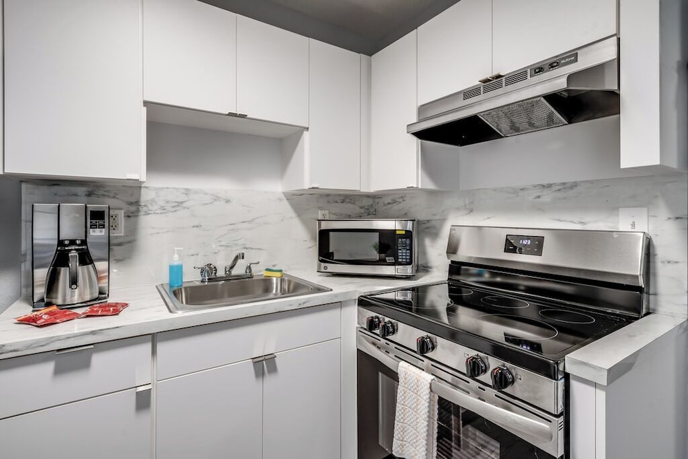 South River Suites — photo 30