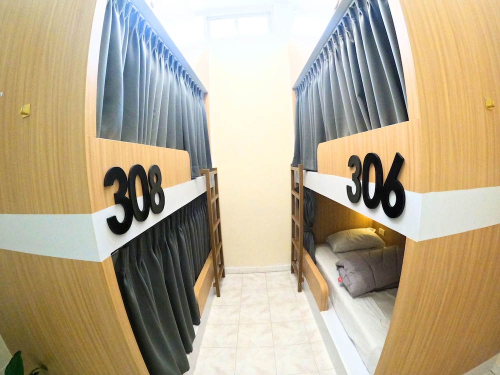 Mixed 4 beds Dormitory 4 photo 3