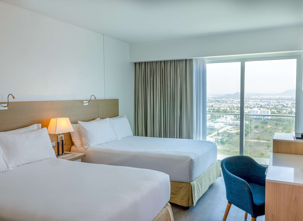Junior Suite, 2 Double Beds, City View thumbnail 6