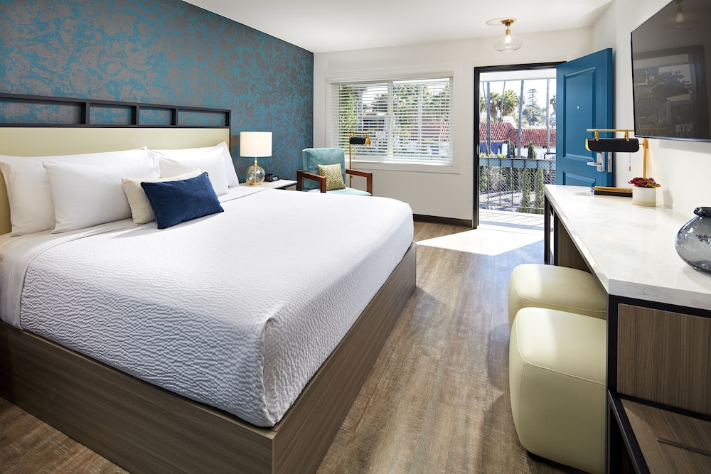 Standard Room, 1 King Bed (Newly Remodeled) photo 2