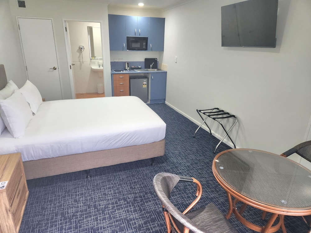 Deluxe Studio Suite - Photo 1