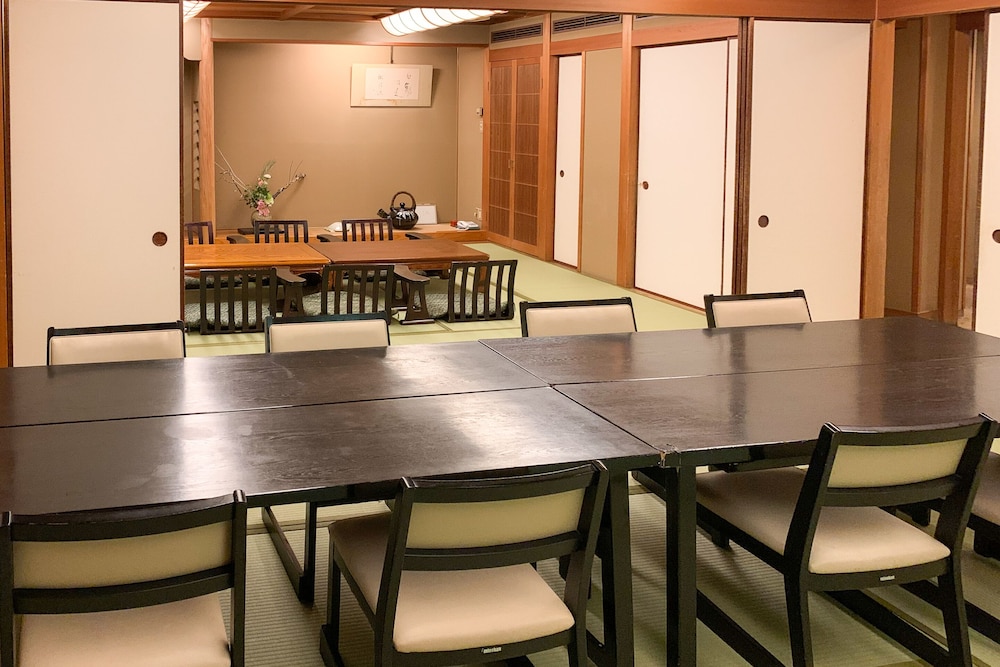 Japanese Room, Shared Washroom, 10 Pax photo 3