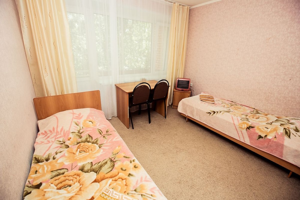 Economy Twin Room photo 2