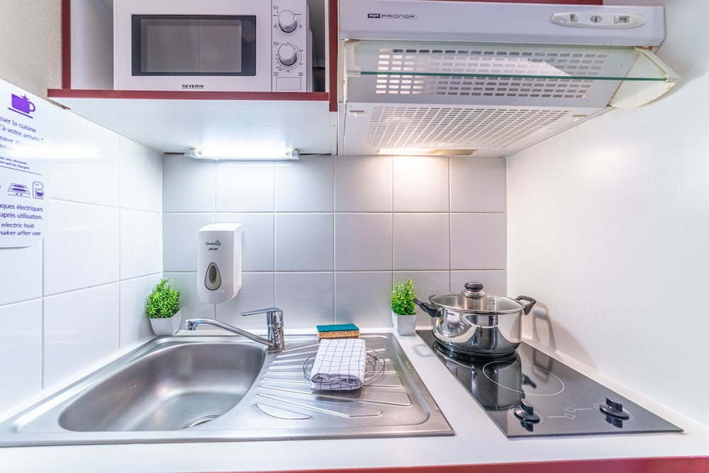 Standard Room, Kitchenette photo 3